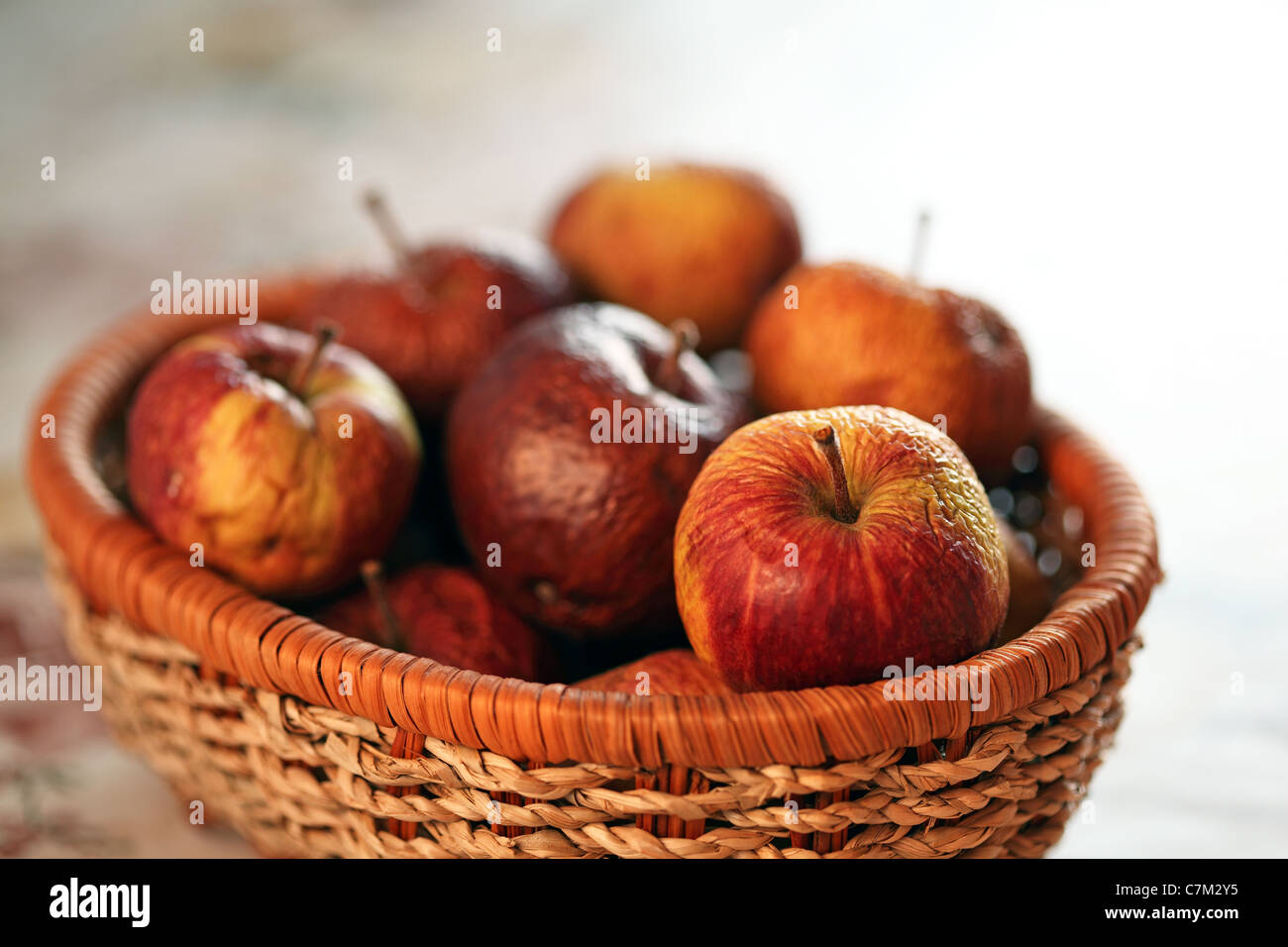 Cestello mele marce Foto Stock