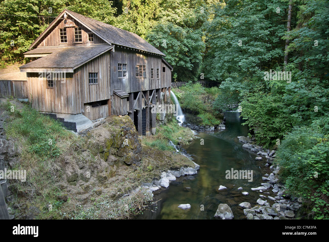 Historic Grist Mill lungo il Cedar Creek nello Stato di Washington Foto Stock