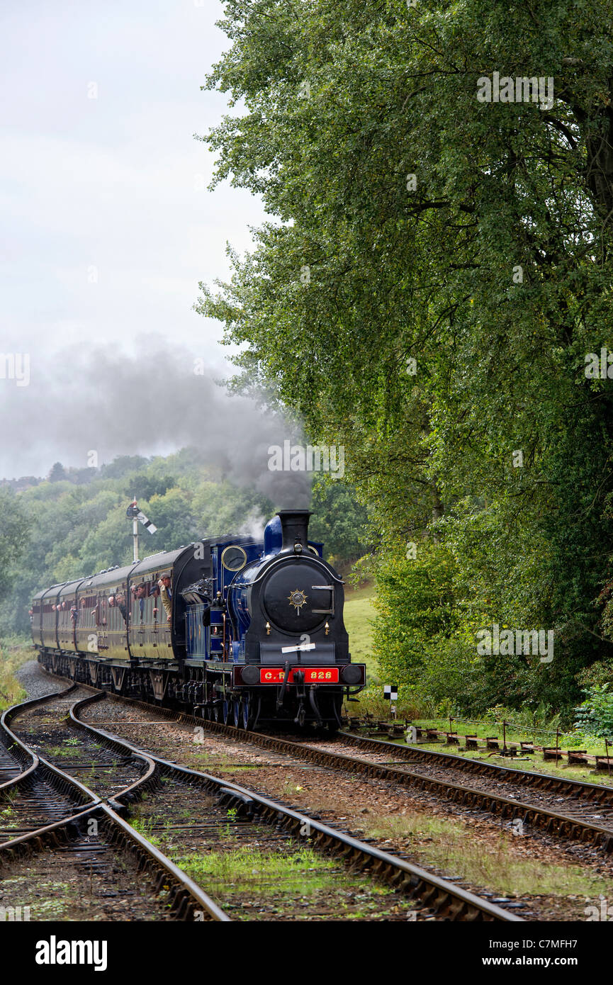 Caledonian railway 812 classe 0-6-0 n. 828 locomotiva a vapore che viaggiano in Severn Valley Railway Foto Stock