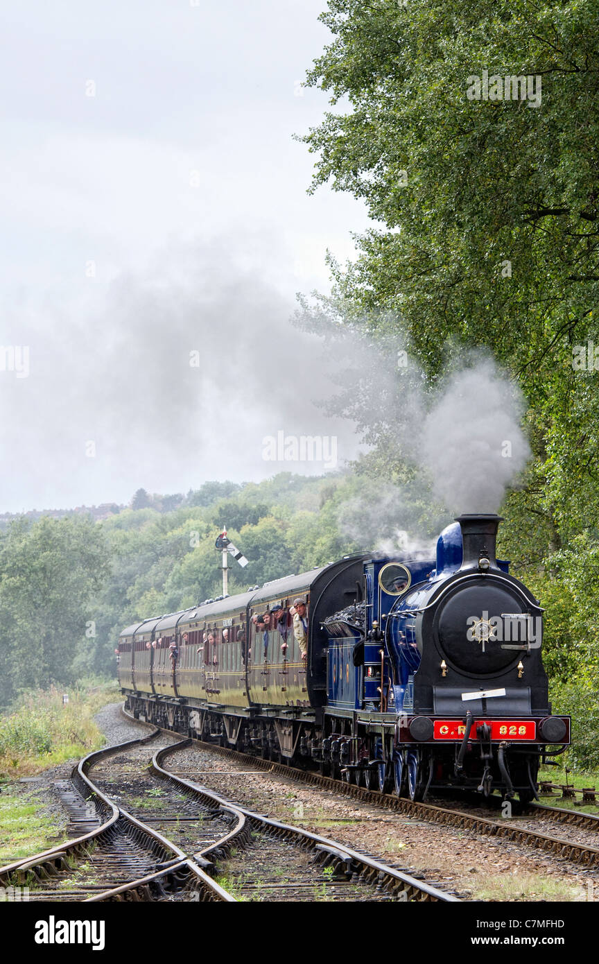Caledonian railway 812 classe 0-6-0 n. 828 locomotiva a vapore che viaggiano in Severn Valley Railway Foto Stock