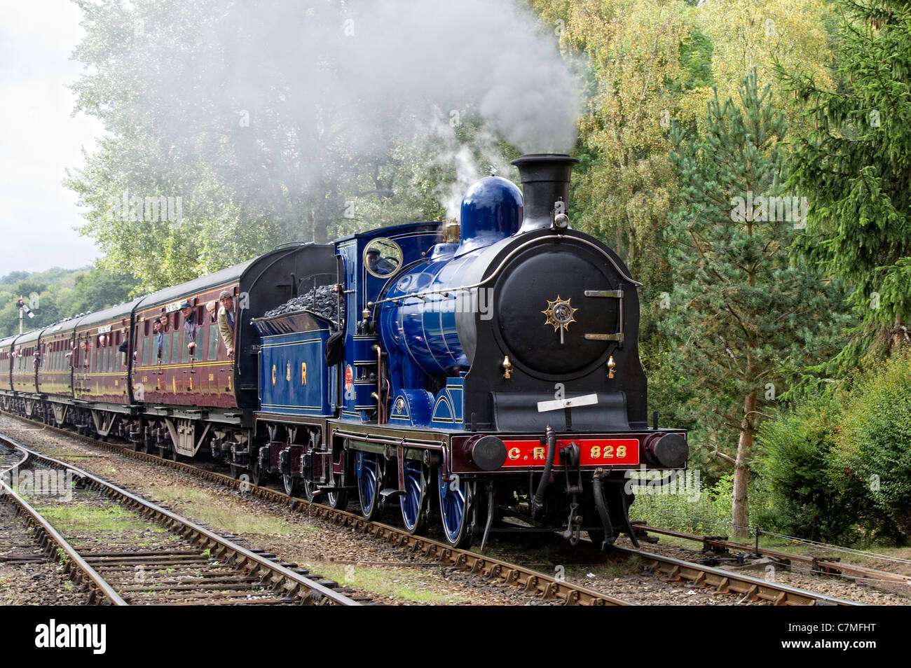 Caledonian railway 812 classe 0-6-0 n. 828 locomotiva a vapore che viaggiano in Severn Valley Railway Foto Stock
