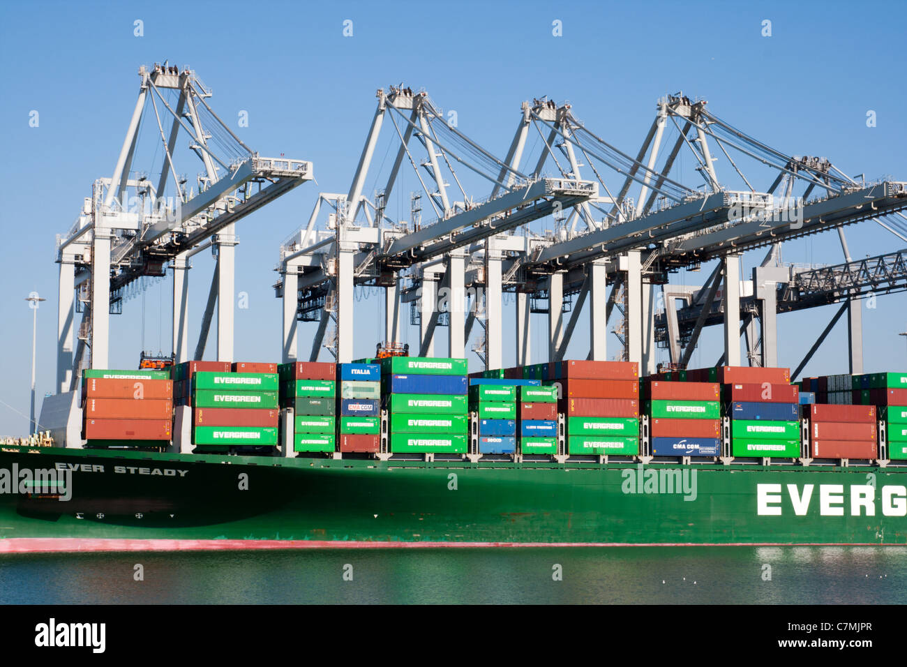 Nave container nel porto di Rotterdam. Foto Stock