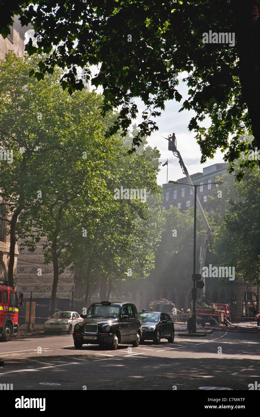 Fire in Le Strand Street, Londra, Inghilterra Foto Stock