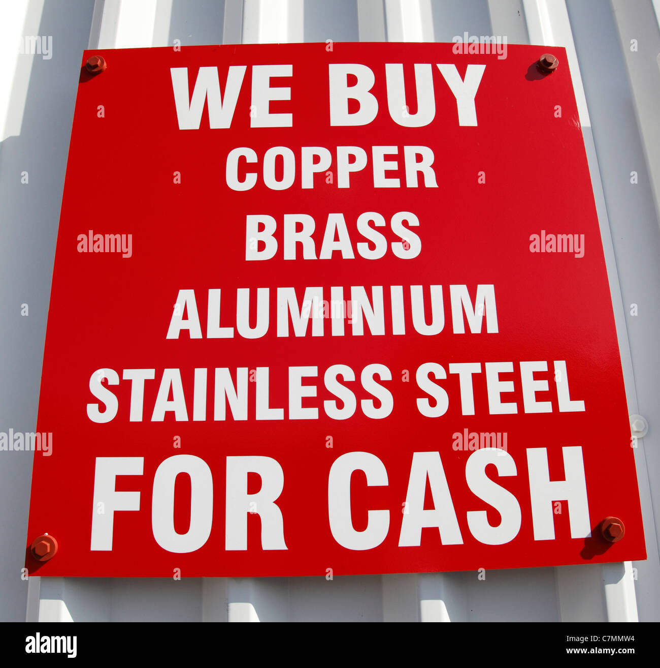 Un segno in un cantiere di scarto in U.K. Foto Stock