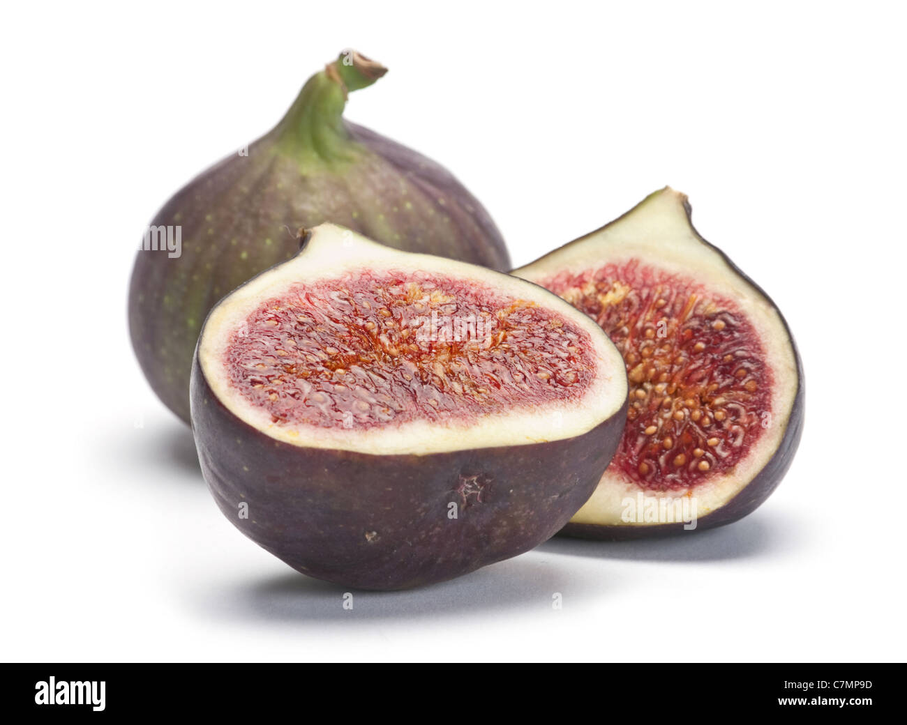 Fig frutta fresca closeup isolati su sfondo bianco Foto Stock
