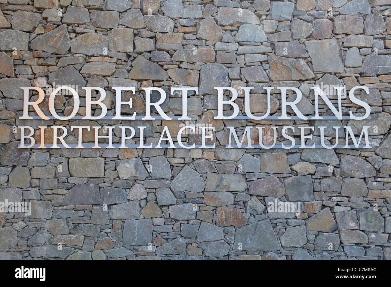 Un segno a Robert Burns Birthplace Museum eseguito dalla National Trust per la Scozia in Alloway, Ayrshire, in Scozia, Regno Unito Foto Stock