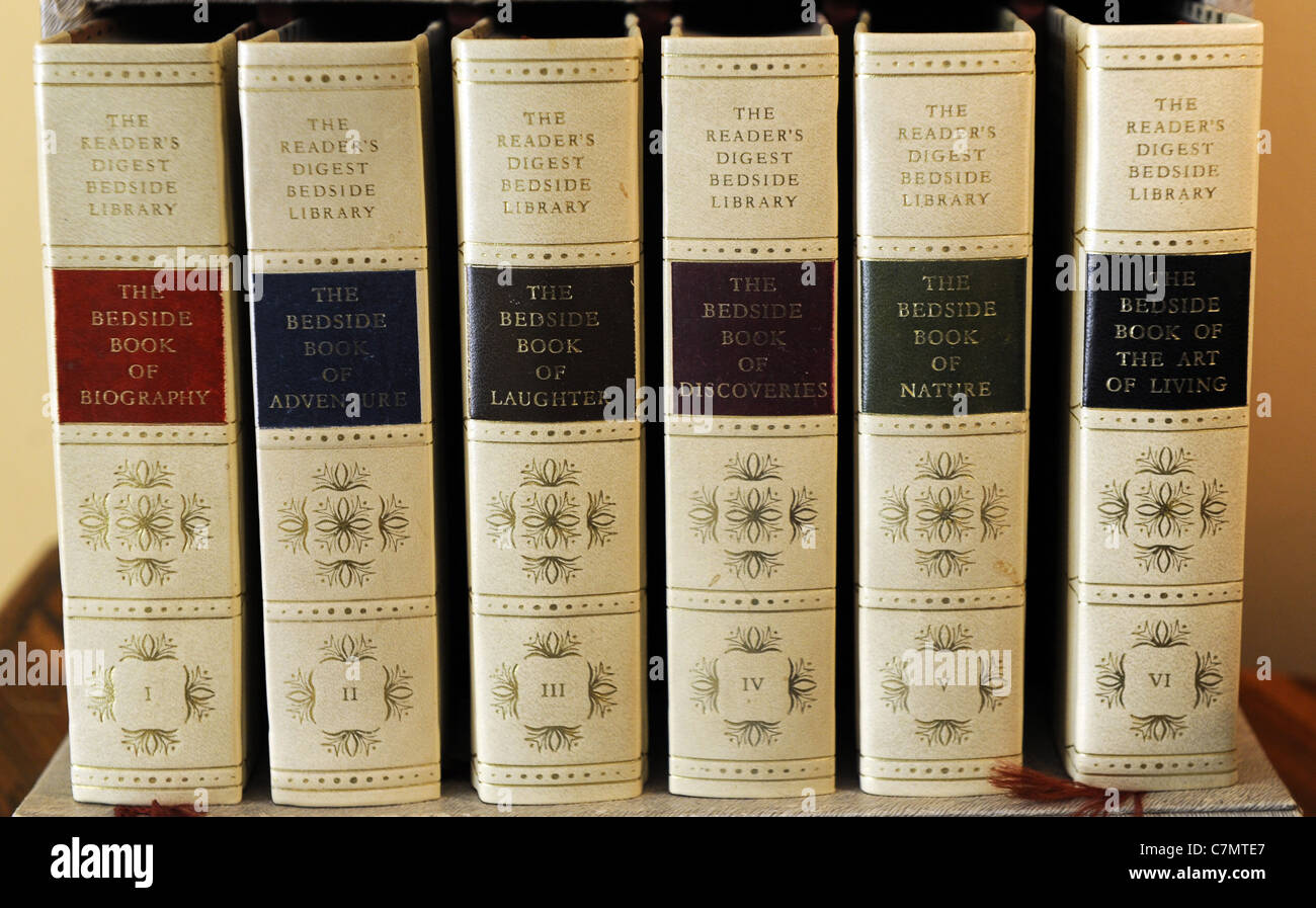 Il Reader's Digest per il posto letto i libri della biblioteca Foto Stock