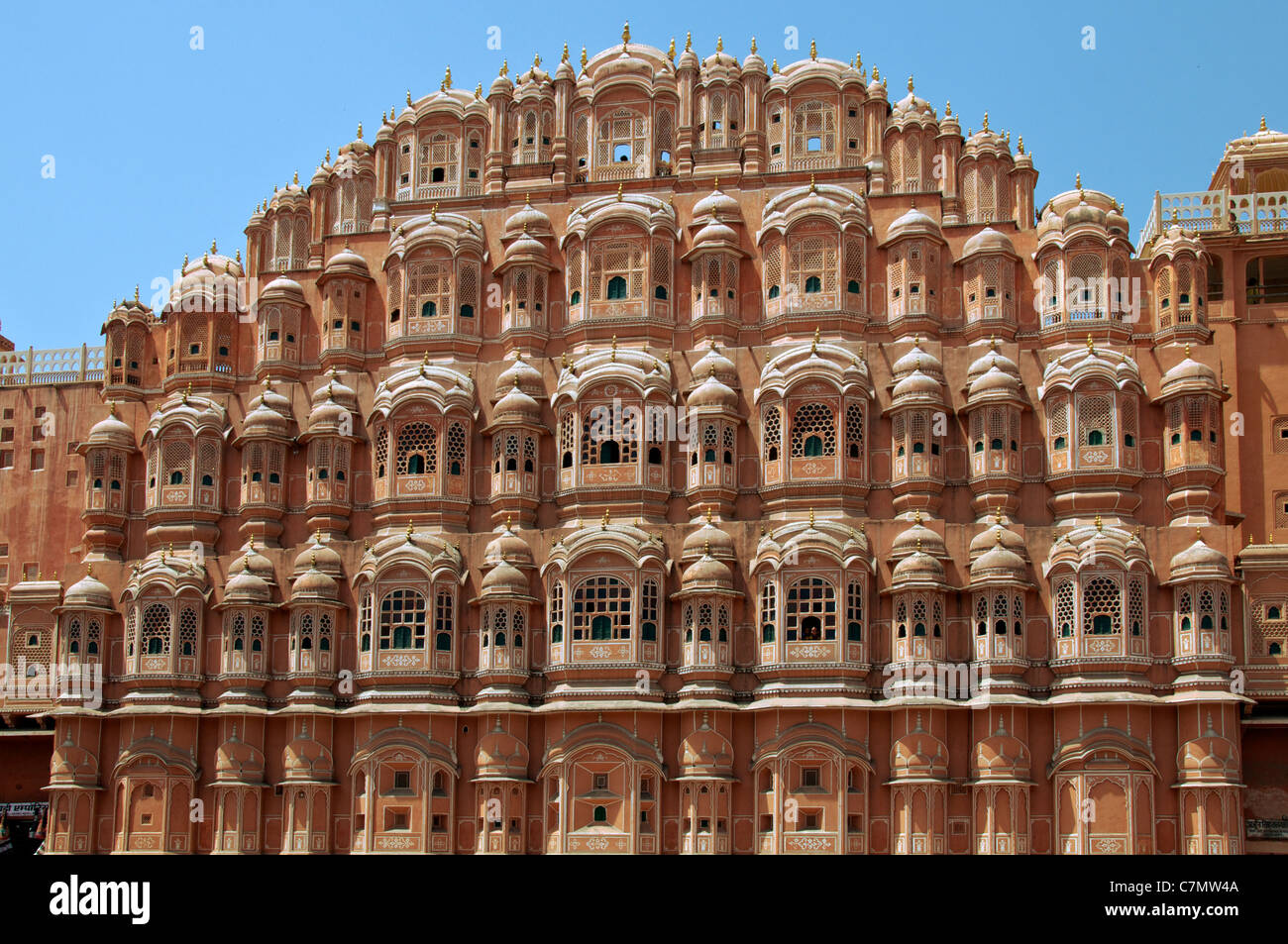 Parte anteriore del Hawa Mahal o Palazzo dei venti di Jaipur India Rajasthan Foto Stock
