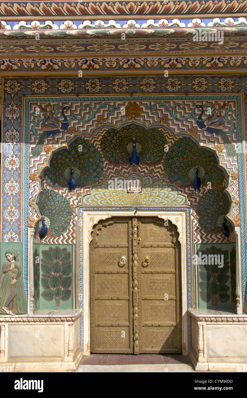 Peacock gate Pitam Niwas Chowk City Palace Jaipur India Rajasthan Foto Stock