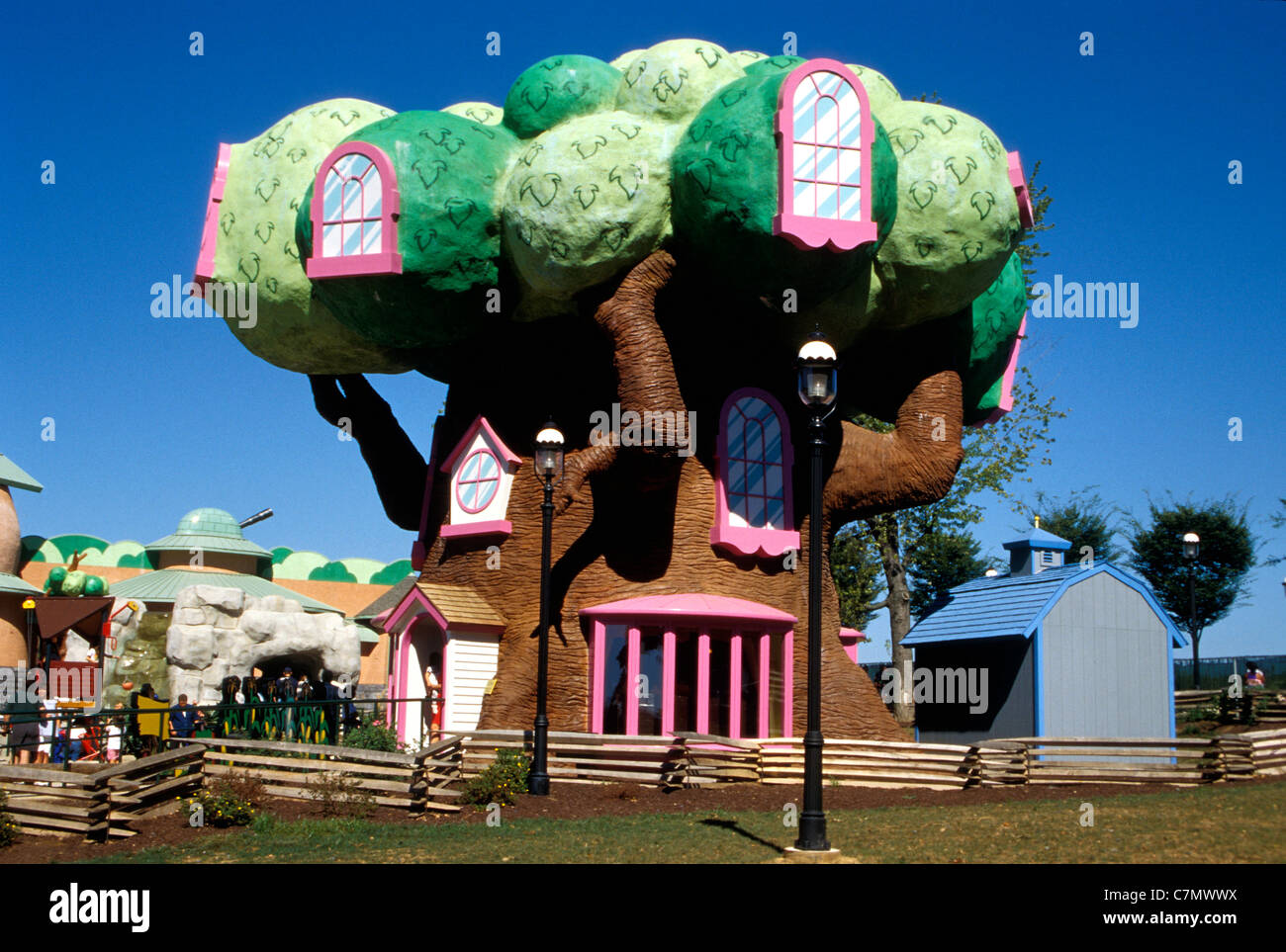 Berenstein Bears tree house presso il Dorney Park e il Wildwater Kingdom in Lehigh Valley città di Allentown, PA, nel 1995. Foto Stock