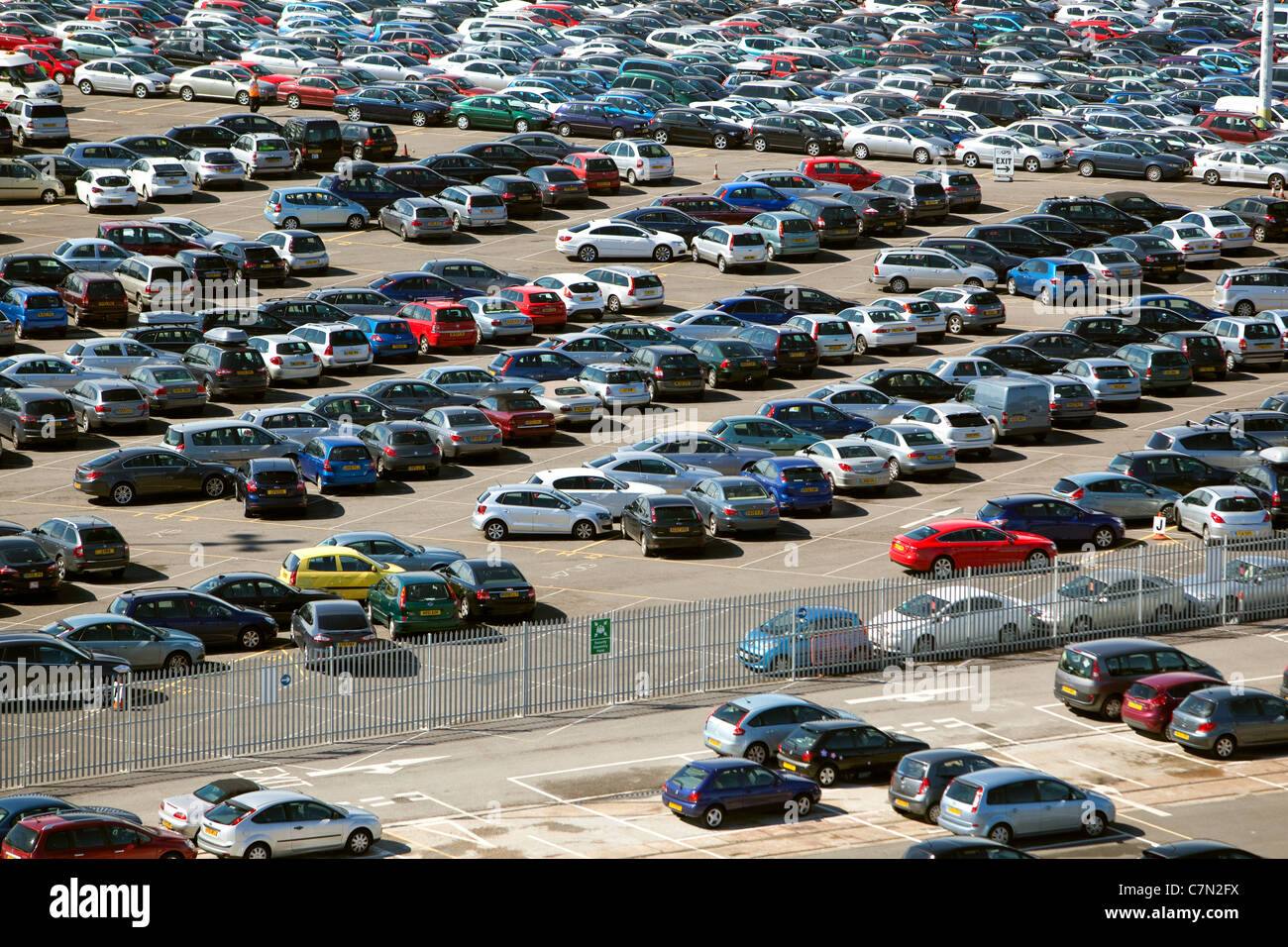 La nave di crociera automobili parcheggiate a Southampton Docks. Inghilterra, Regno Unito Foto Stock