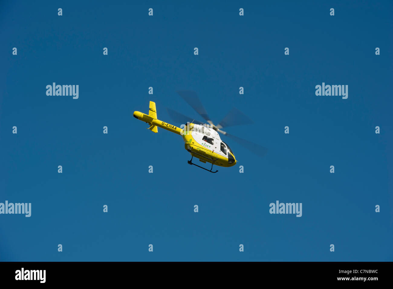 Essex Air Ambulance mid-flight Foto Stock