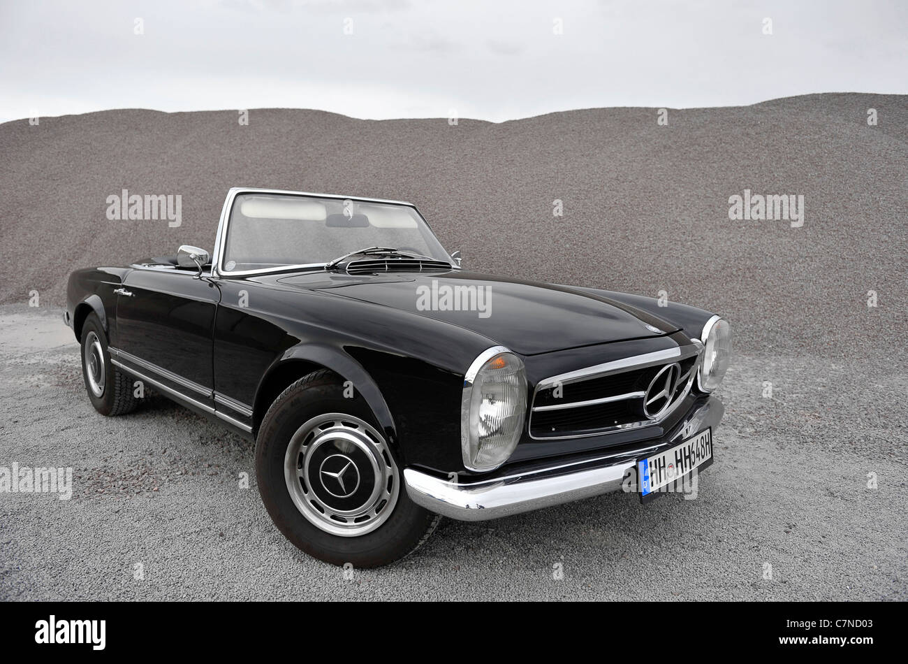 Mercedes Benz 230 SL Pagode, auto d'epoca, collezionabili, collettore del veicolo, classic car, numero di targa distorto, Amburgo, Germania Foto Stock