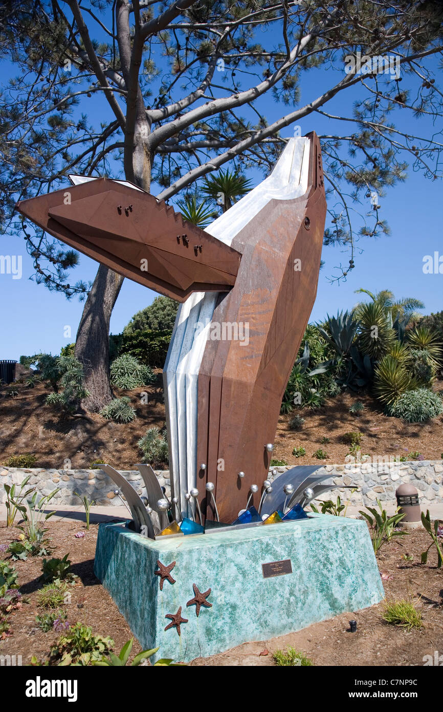 "Violare la balena" scultura da Jon Seeman su Heisler Park in Laguna Beach Foto Stock