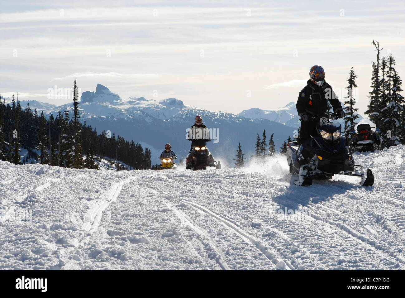 In snowmobile tour in Whistler British Columbia Foto Stock