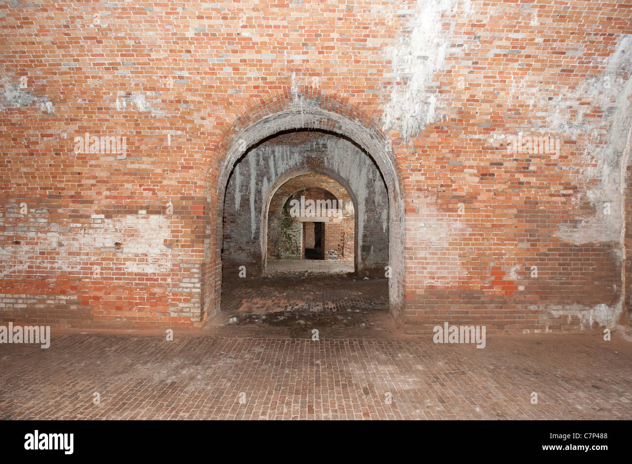 Interno muro di mattoni a forte storico Morgan Alabama un terzo sistema di difesa costiera Fort costruito dopo la guerra del 1812 Foto Stock