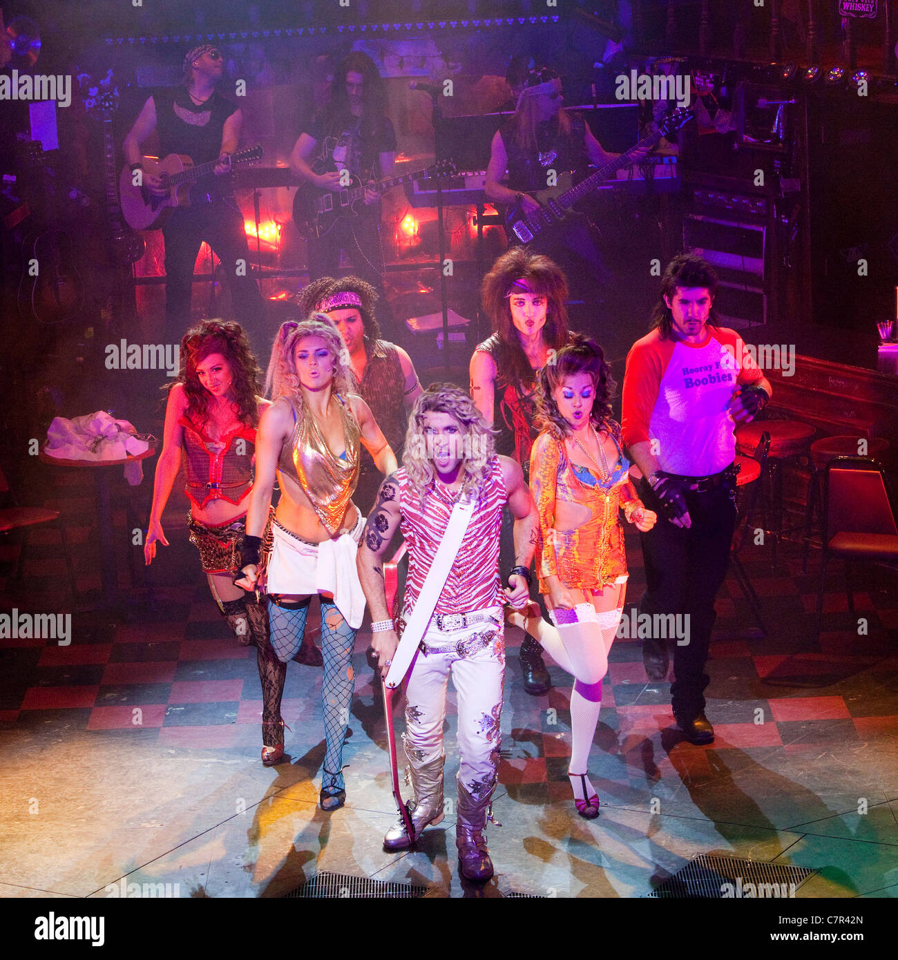 'Rock of Ages, il Musical' in esecuzione a Shaftesbury Theatre, Londra. Foto Stock