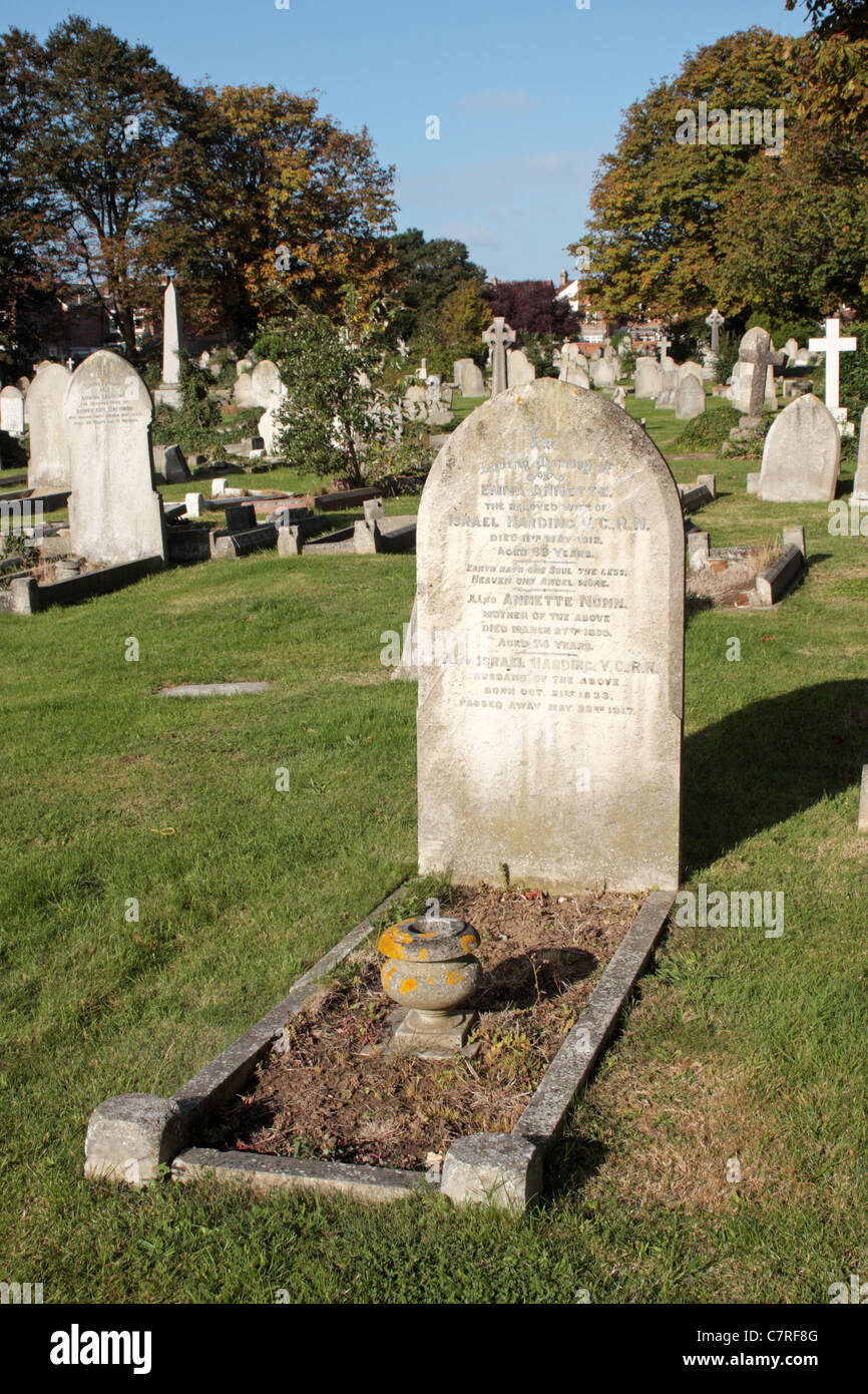 Tomba di Chief Gunner Israele Harding VC Royal Navy Highland Road Cimitero Southsea Portsmouth Hampshire REGNO UNITO Foto Stock