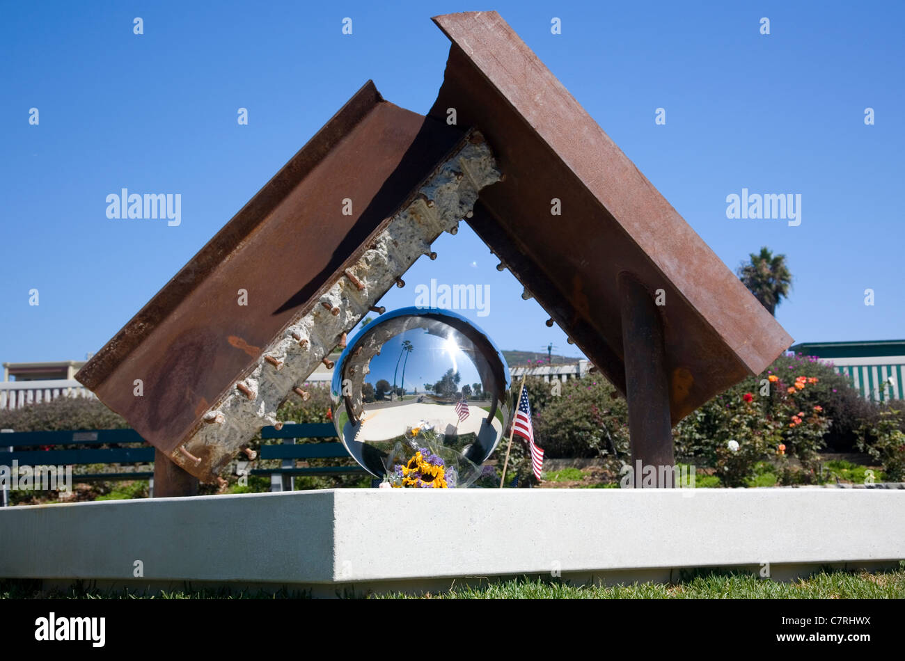 'Semper Memento' Installazione pubblica ricordando 911 un decennio in Heisler Park Foto Stock