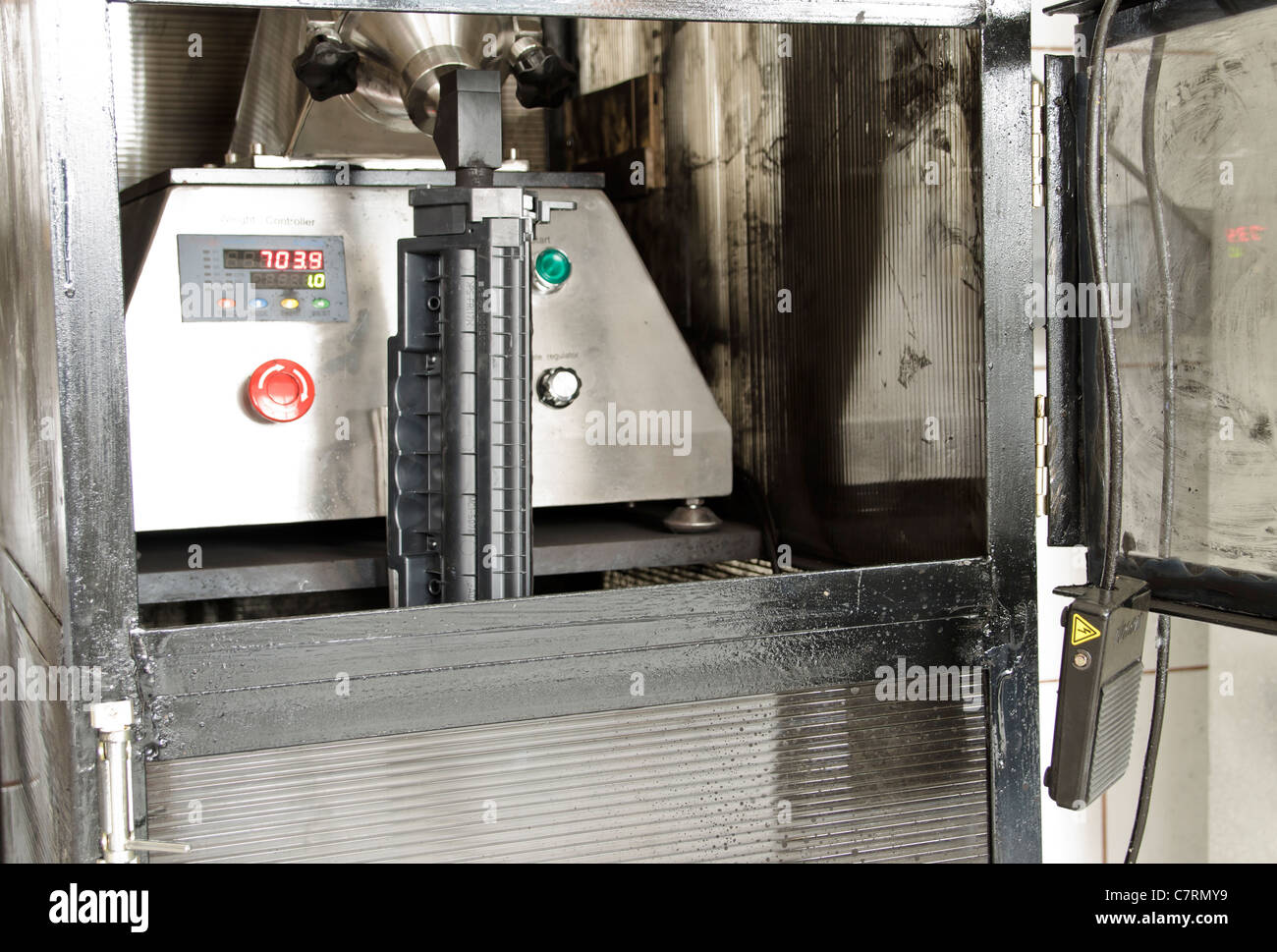 Macchinari per il riempimento delle cartucce di inchiostro a lavorare Foto Stock