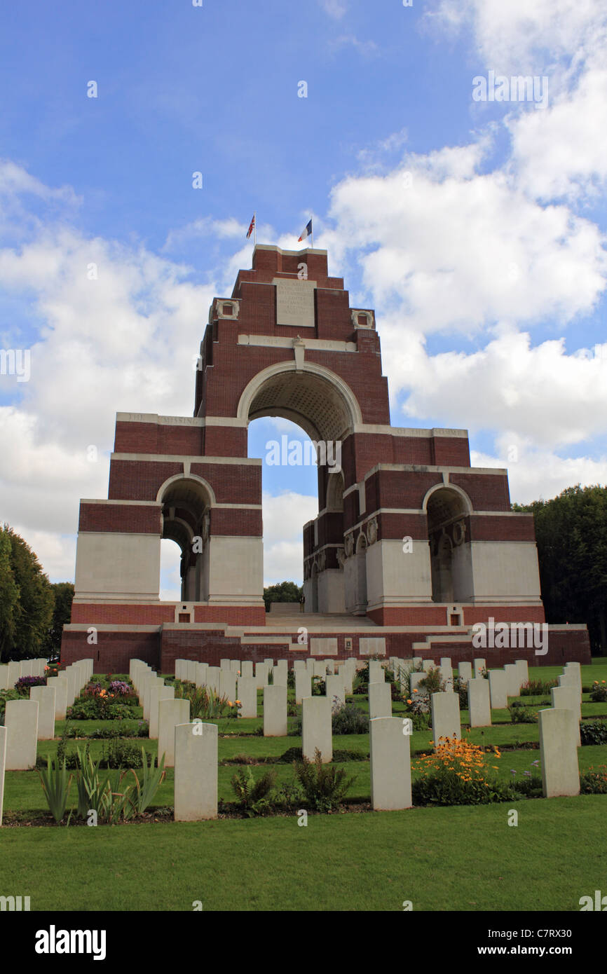 Thiepval memoriale per i morti e dispersi soldati alla battaglia della Somme, durante il WW1. Picardie, Francia. Foto Stock