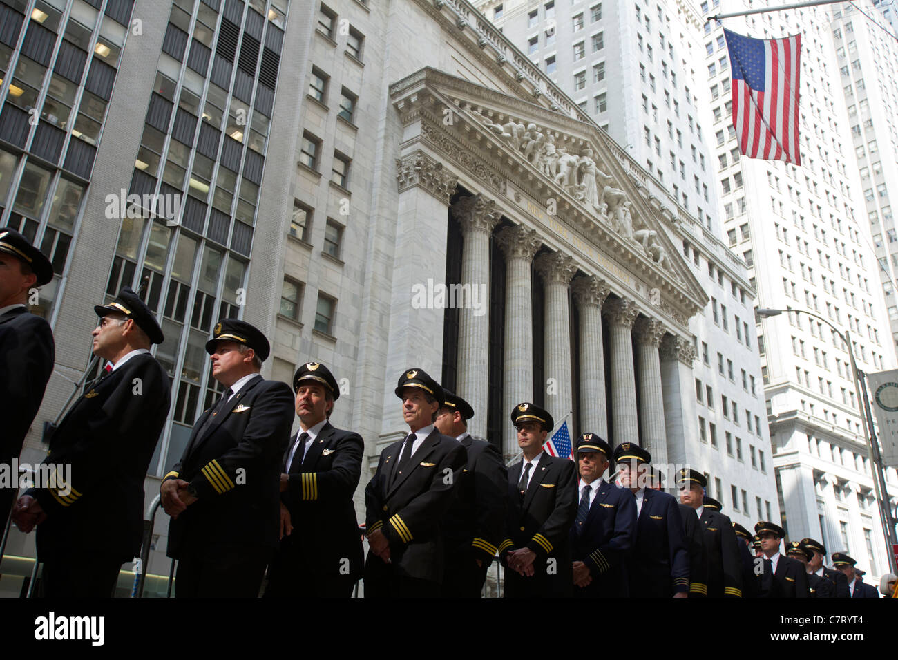 United e Continental piloti condurre un picchetto informativo al di fuori del New York Stock Exchange Foto Stock