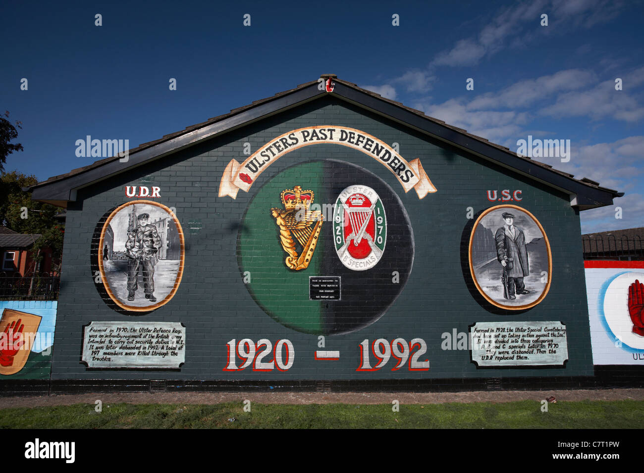 Paramilitari lealisti carta murale, Newtownards Road, Belfast, Irlanda del Nord, Regno Unito. Foto Stock