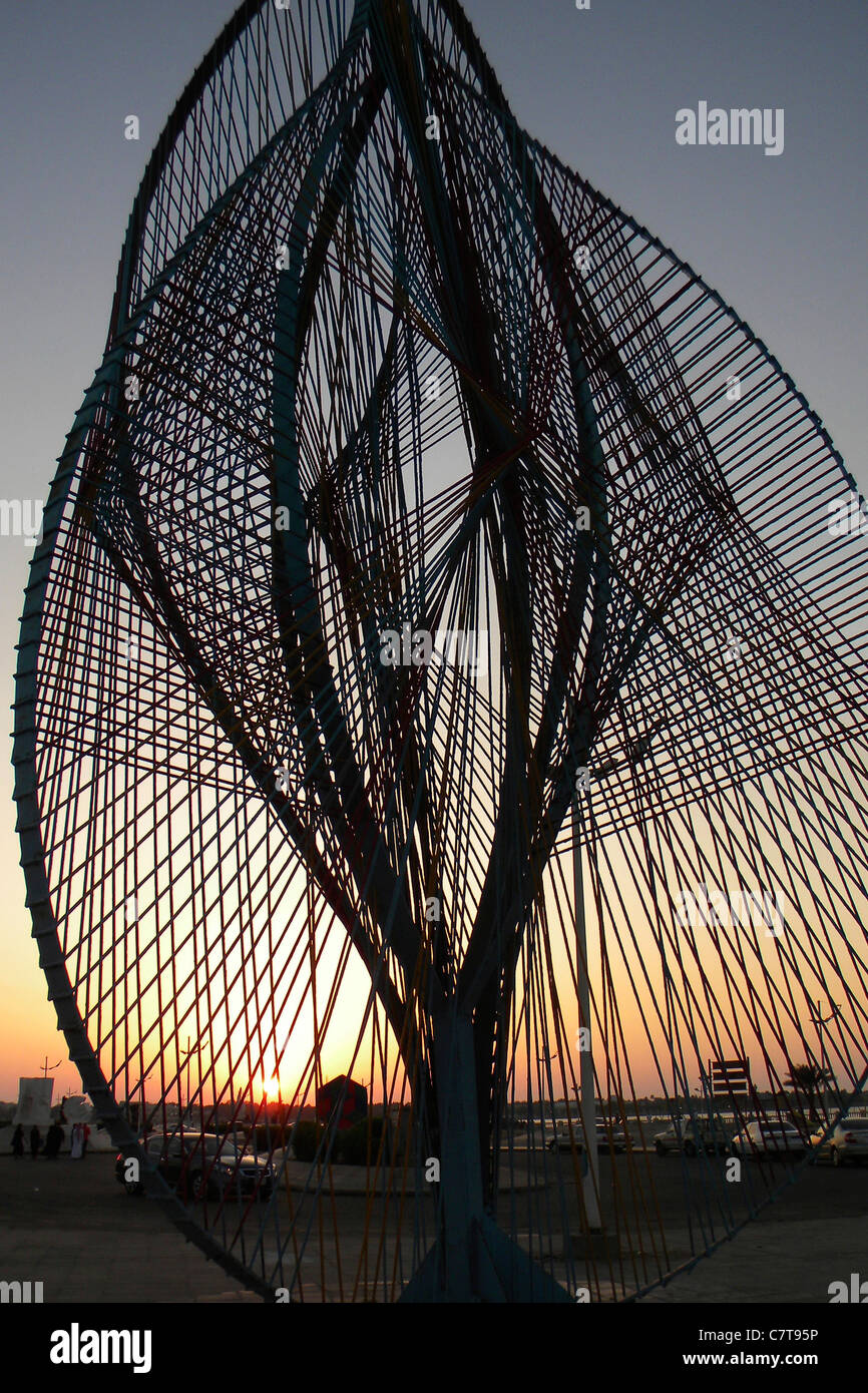 Arabia Saudita Jeddah, scultura al tramonto Foto Stock