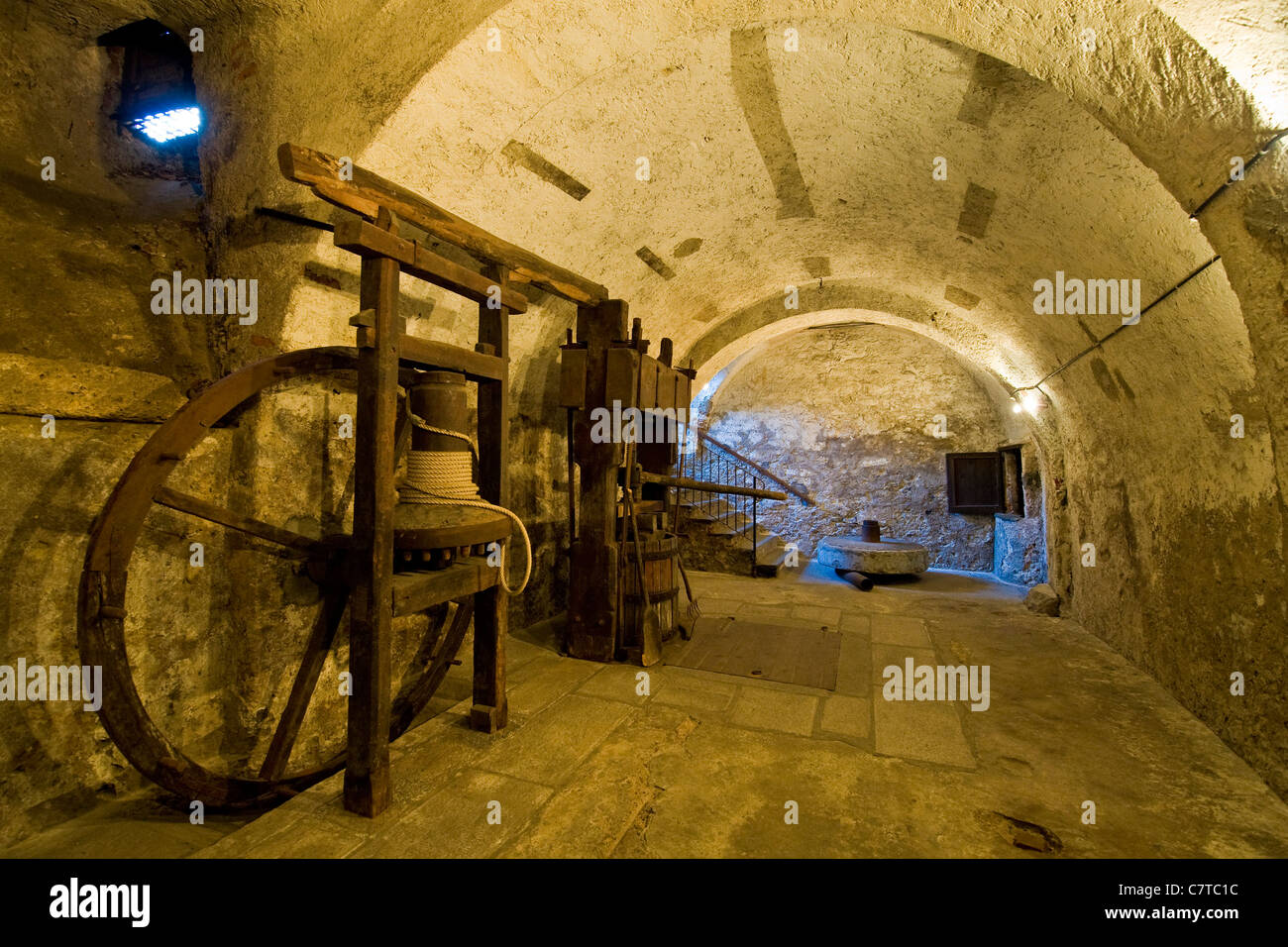 Lombardia, Lecco, Villa Manzoni. interno della cantina Foto Stock