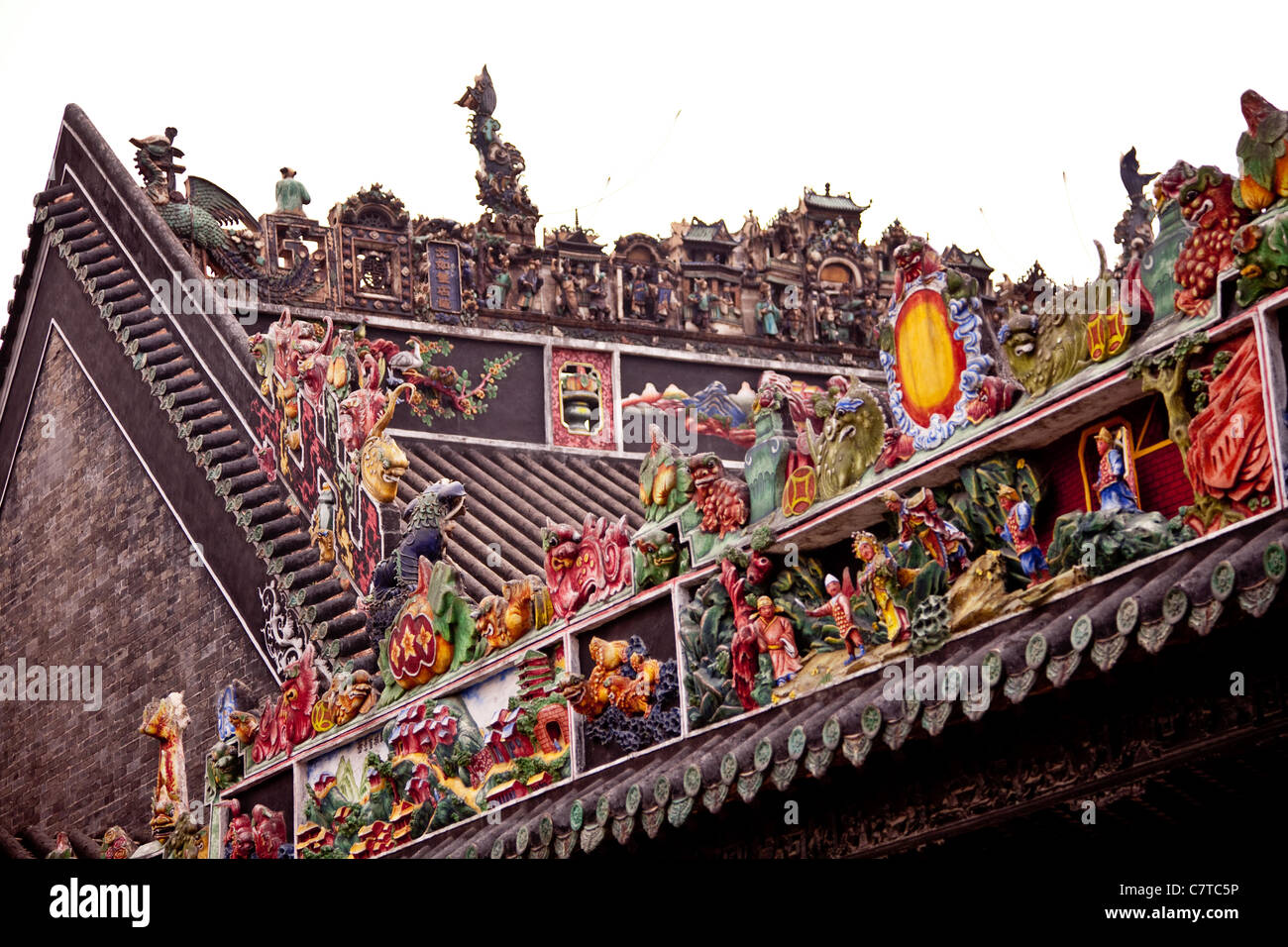 La scultura del tetto & Arte, Famiglia Chen tempio, Guangzhou Foto Stock