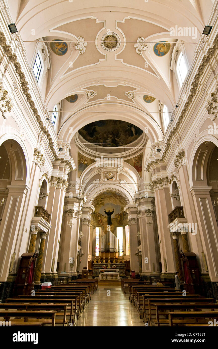 L'Italia, Marche, Osimo, Basilica-Santuario San Giuseppe da Copertino, vista interna Foto Stock