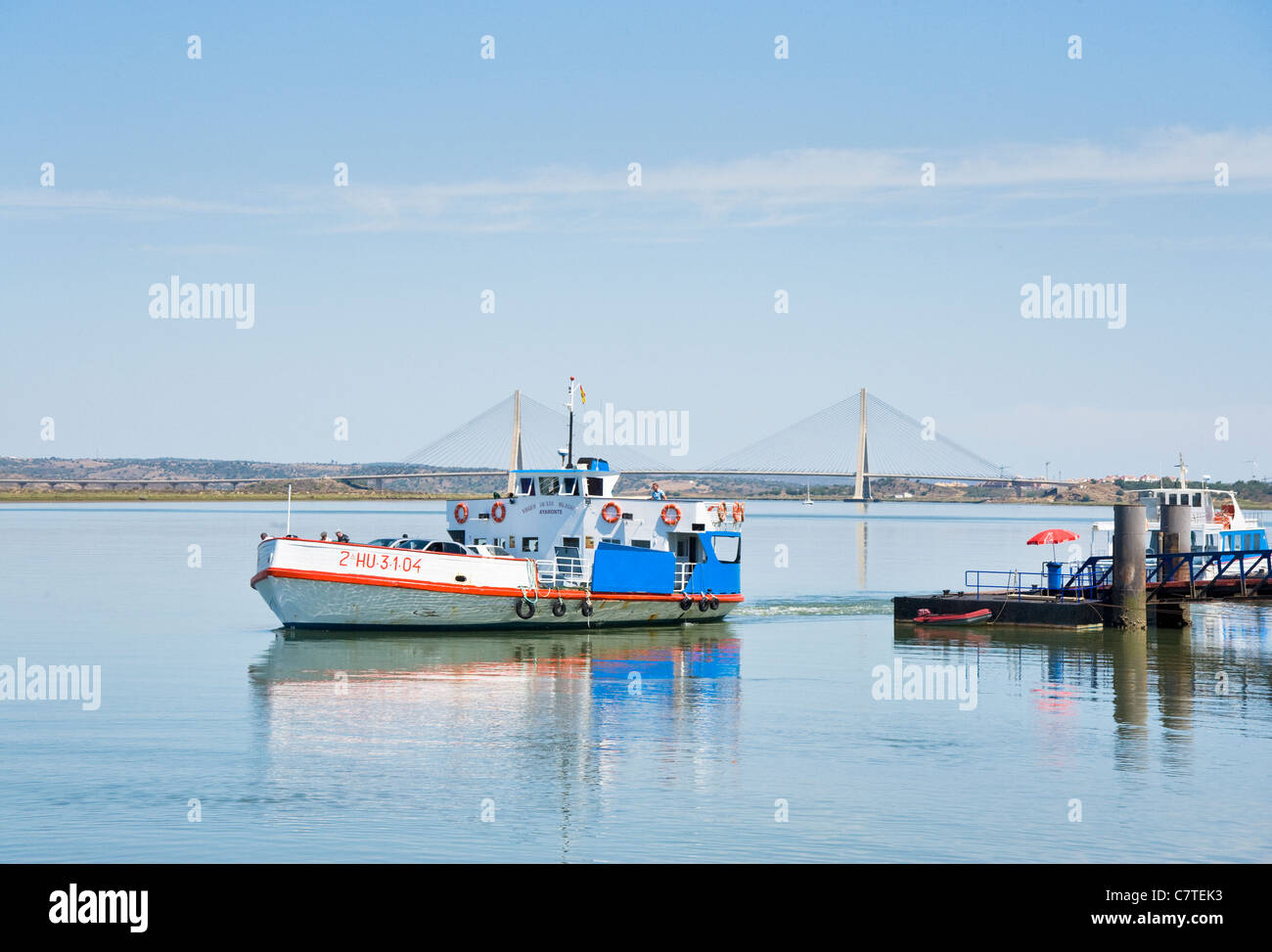 Con il traghetto passeggeri in partenza Ayamonte Spagna per Vila Real in Portogallo Foto Stock