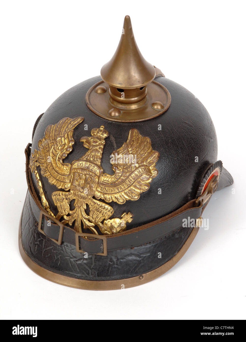 Un pickelhaube tedesco. Questo ornato di pelle e casco in ottone è stato lo standard headwear delle truppe tedesche al focolaio di WW1 Foto Stock
