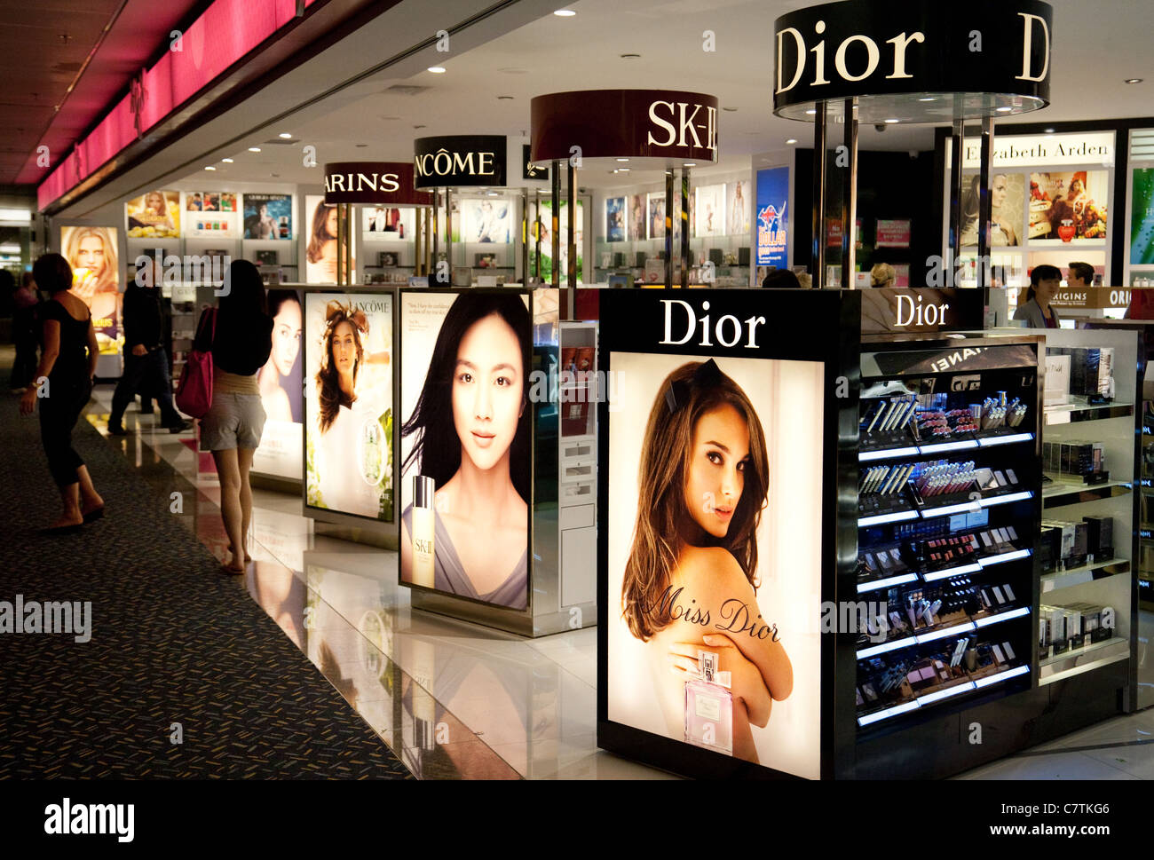 Cosmetici duty free store, l'Aeroporto Changi di Singapore asia Foto Stock