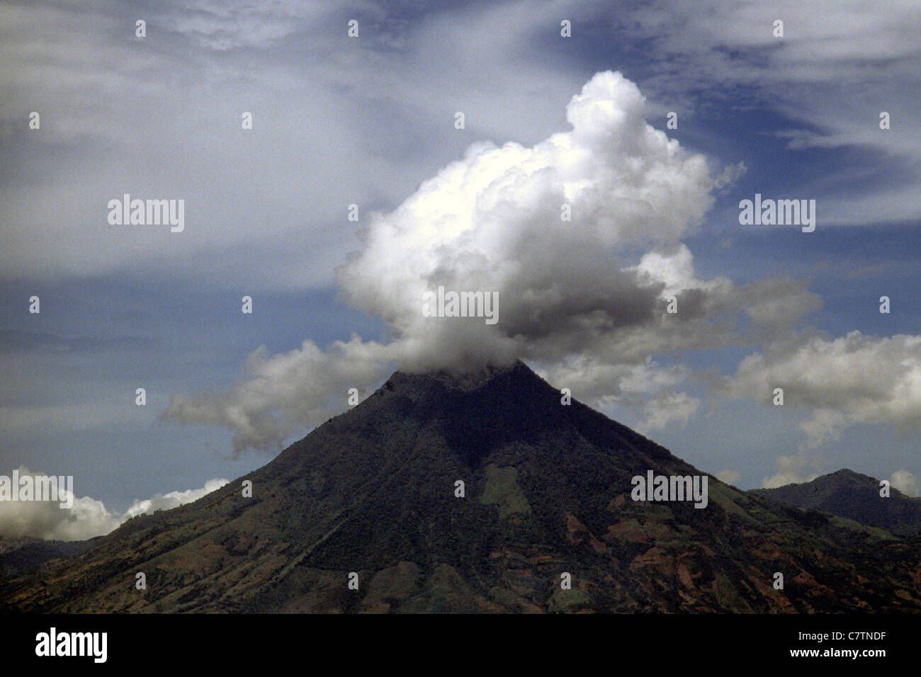 Guatemala Antigua, il vulcano Foto Stock