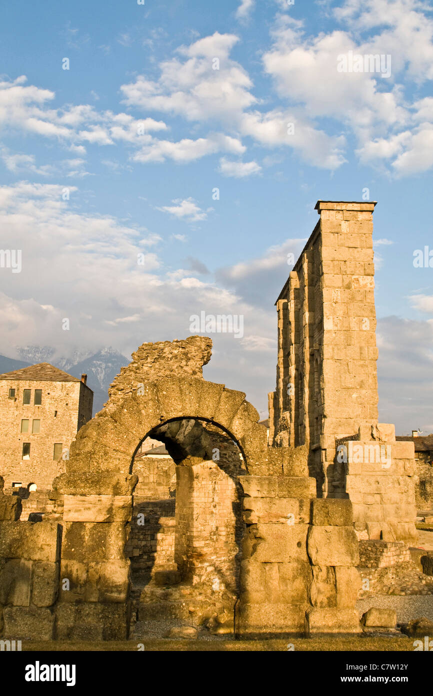 L'Italia, Valle d'Aosta, Aosta, Teatro Romano Foto Stock