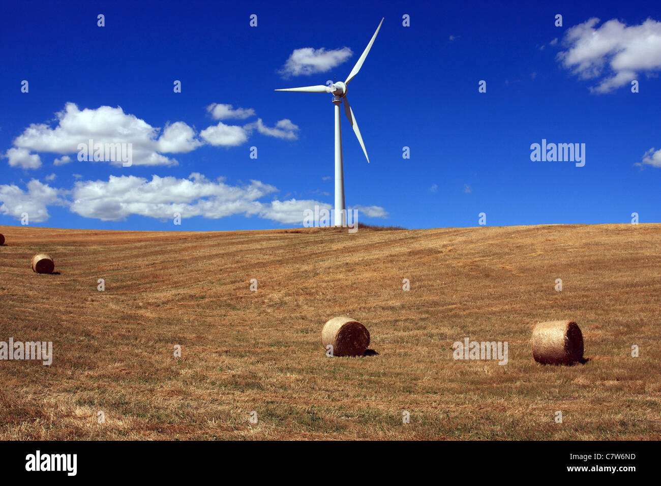 L'Italia, Campania, San Giorgio la Molara, Windturbine Foto Stock