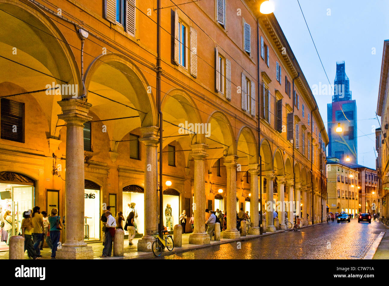 L'Italia, Emilia Romagna, Modena, Via Emilia, portici Foto Stock