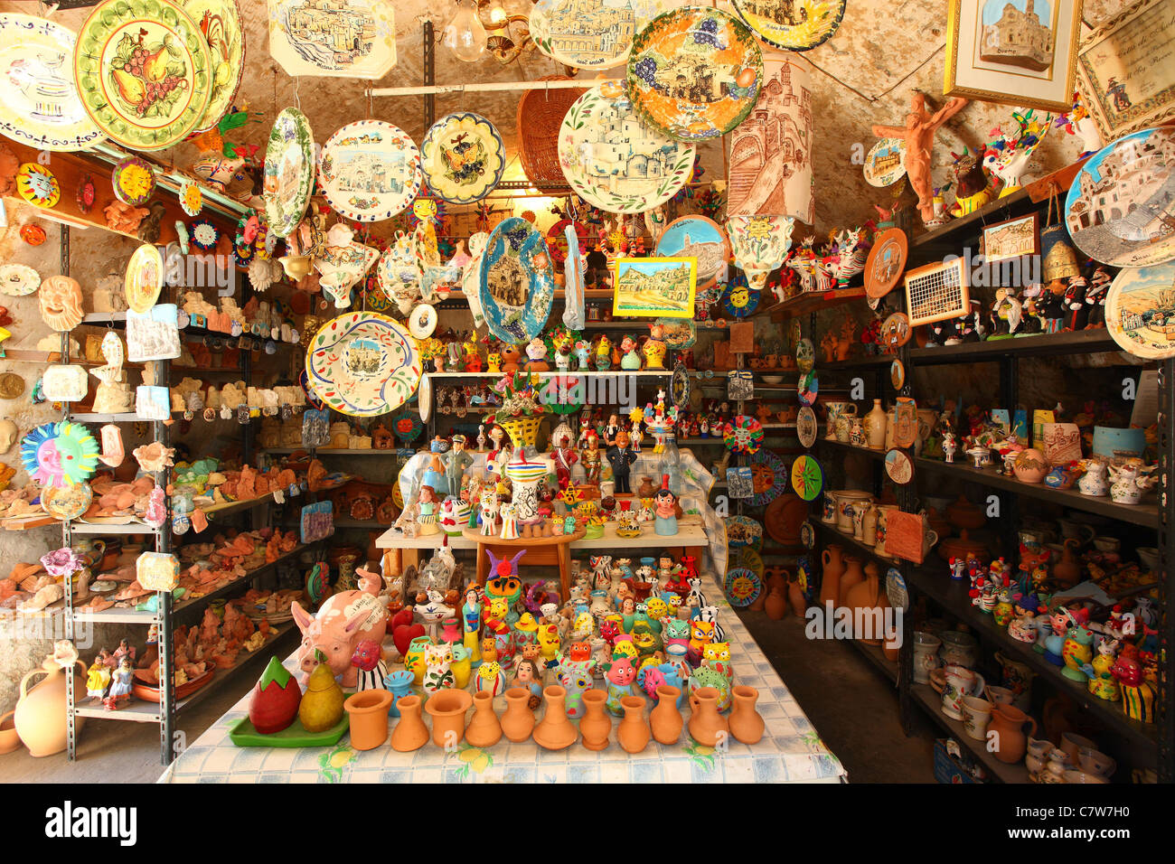 In Italia, Basilicata, Matera, terracotta negozio di artigianato Foto Stock