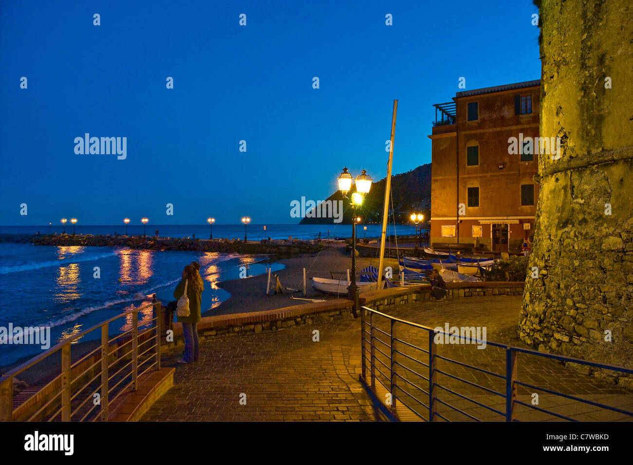 L'Italia, Liguria, Laigueglia al crepuscolo Foto Stock