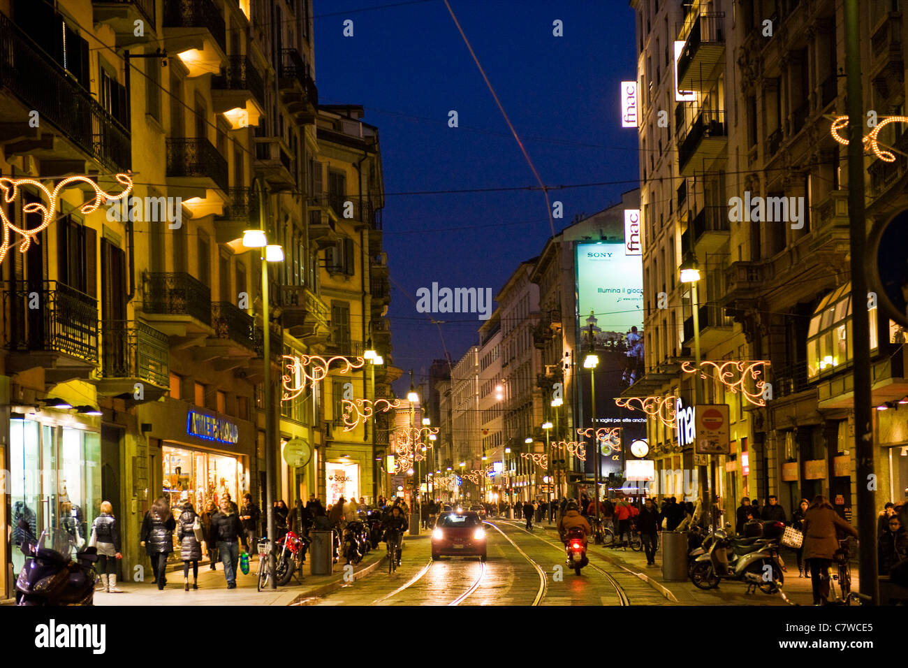 L'Italia, Lombardia, Milano, Via Torino al tempo di Natale Foto Stock