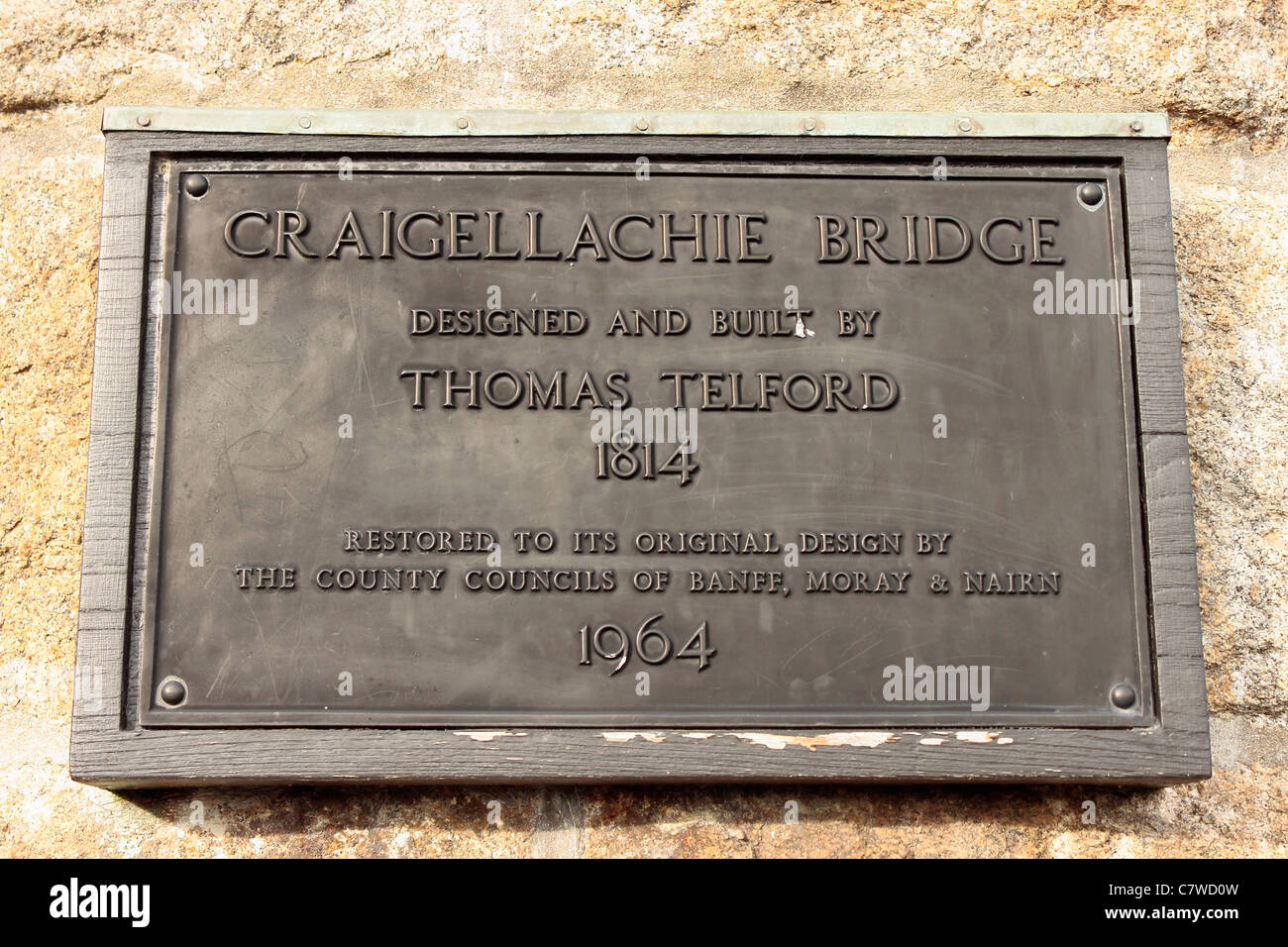 Craigellachie Bridge lapide che ricorda Thomas Telford Foto Stock