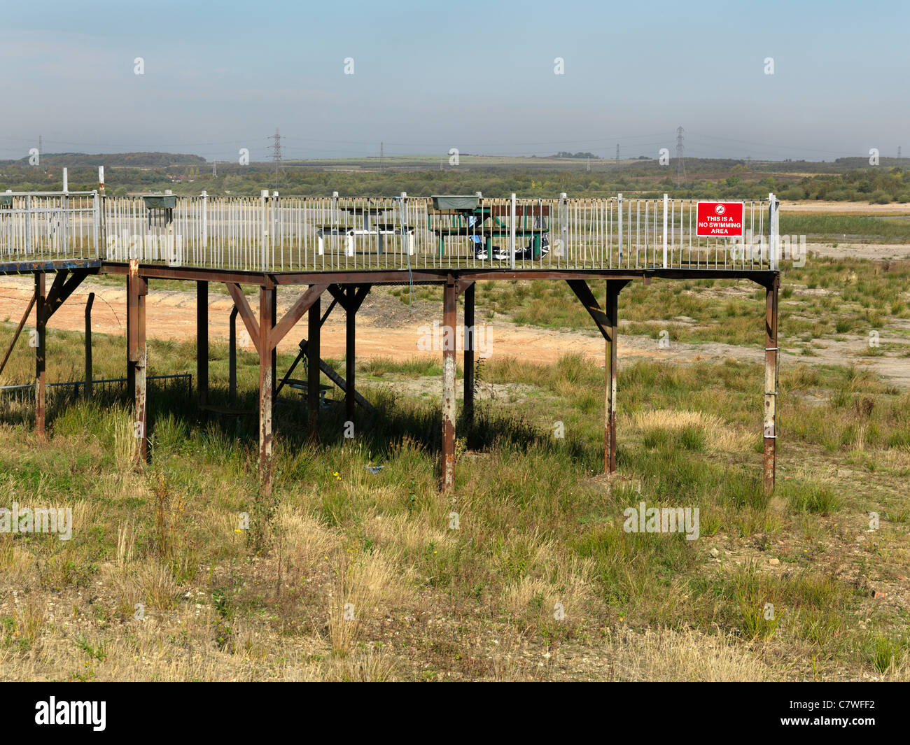 Chasewater diga con acqua molto basso Foto Stock