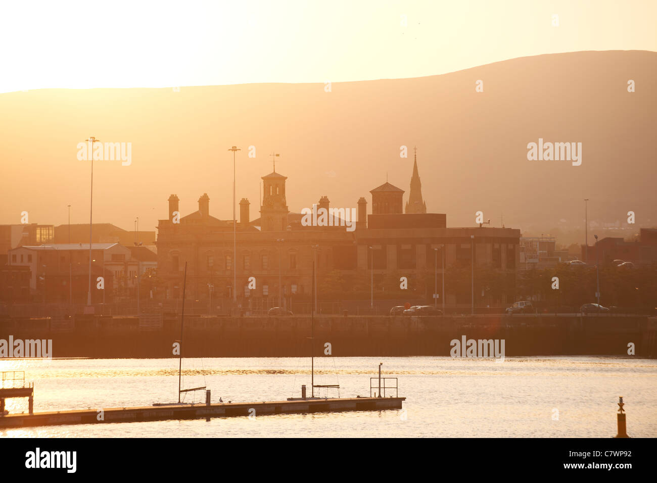 Clarendon Dock al tramonto Belfast Irlanda del Nord Foto Stock