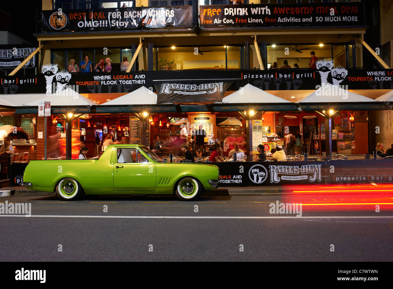 Rattle N Hum Bar e Grill & Global Backpackers, Cairns Esplanade, Cairns North Queensland Australia Foto Stock