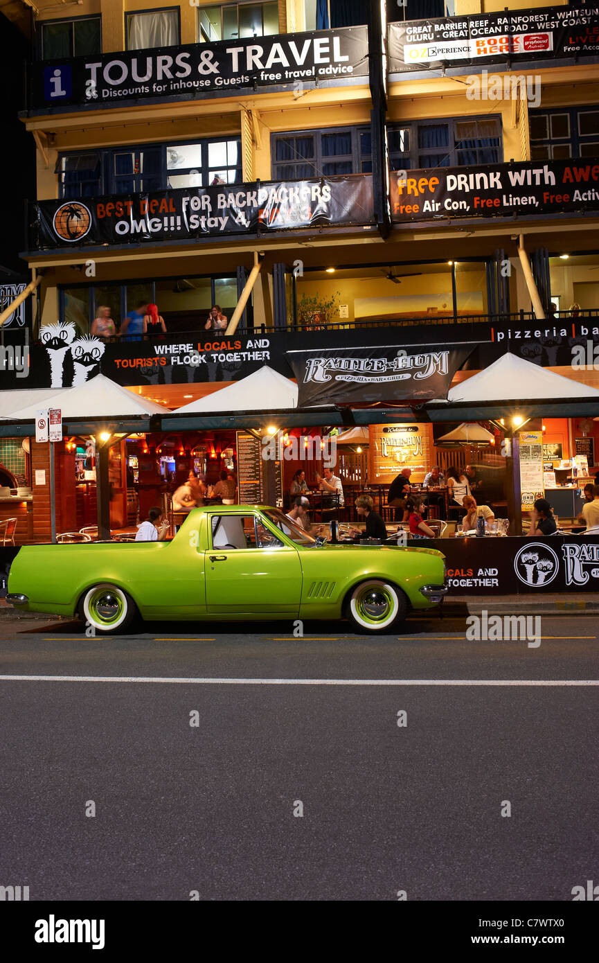 Rattle N Hum Bar e Grill & Global Backpackers, Cairns Esplanade, Cairns North Queensland Australia Foto Stock