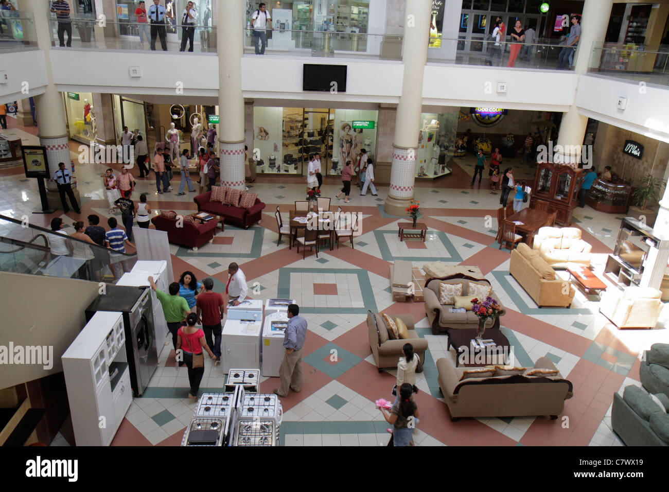 Managua Nicaragua,Metrocentro,shopping shopper shopping negozi mercati di mercato di vendita di mercato, negozi al dettaglio negozi business business business, c Foto Stock