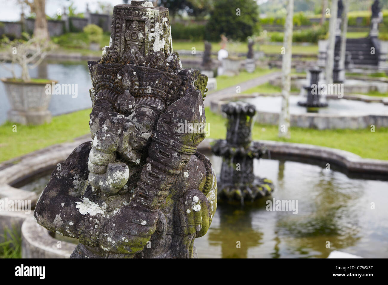 Statua di Taman Tirta Gangga (Palazzo d'acqua), Tirta Gangga, Bali, Indonesia Foto Stock