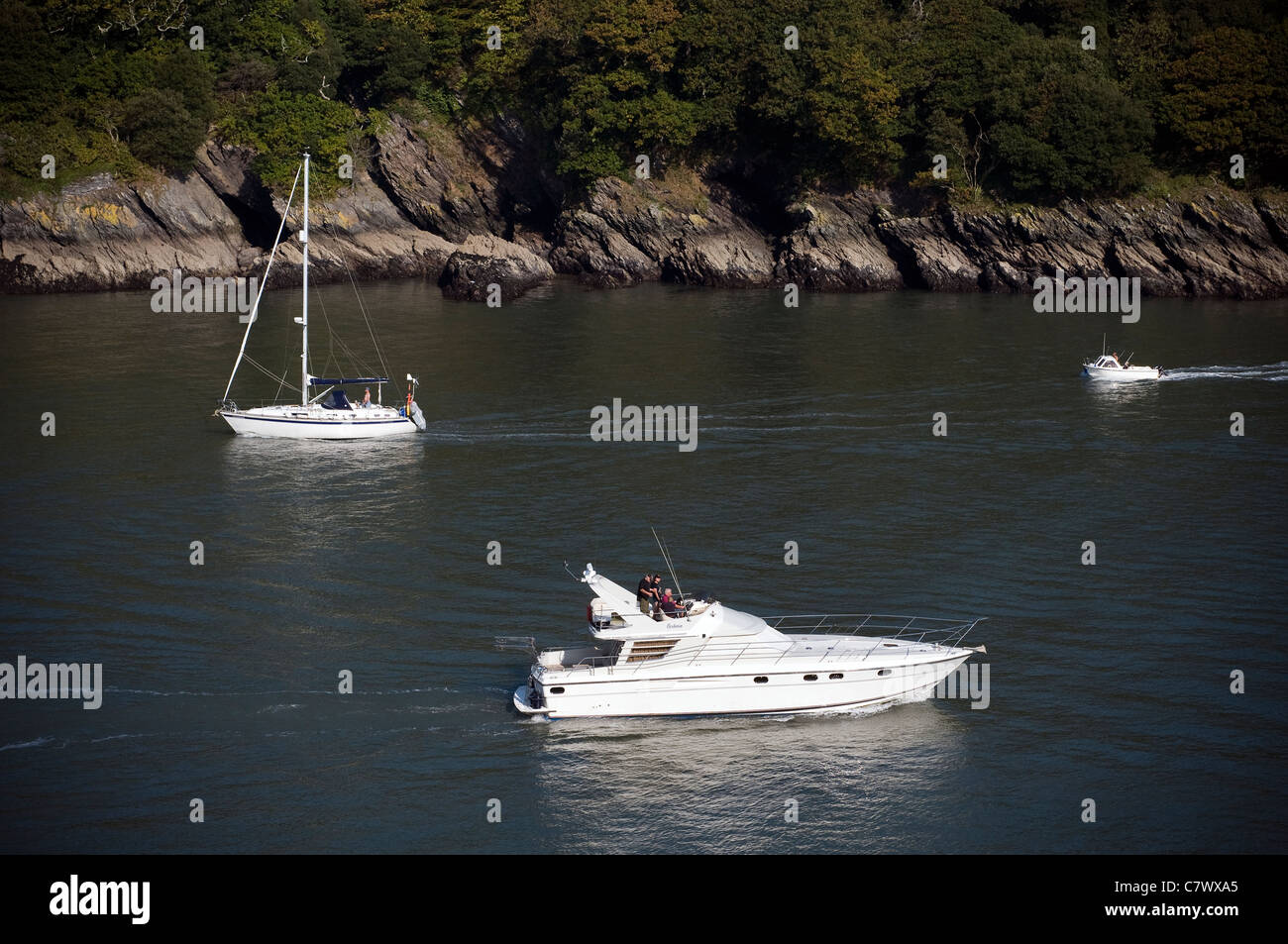 Vista dal castello di Dartmouth mostra fiume Dart, Kingswear,a galla, boat, barca, artigianato, dart, Dartmouth, Foto Stock