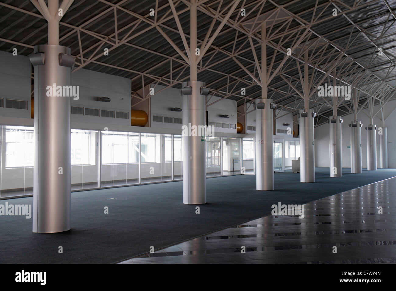 Managua Nicaragua, Augusto C. Sandino Aeropuerto Internacional,Aeroporto Internazionale,MGA,rimodellamento,vuoto,inutilizzato,colonne,struttura metallica,nuovo terminale,N Foto Stock